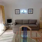 Marina Mar Sea Breeze By Sapvillas Appartamento *